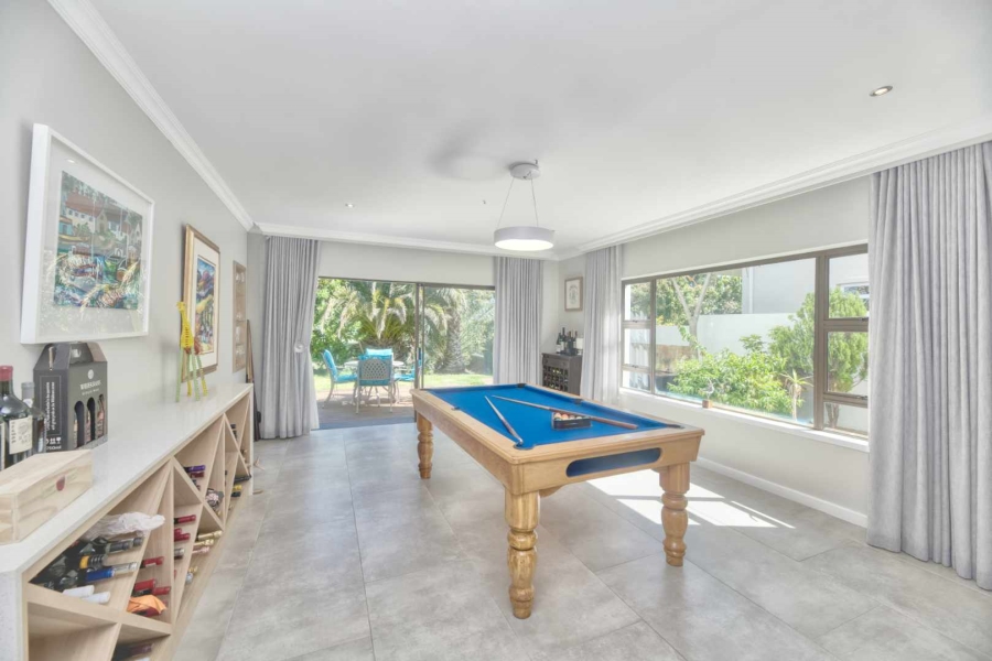 4 Bedroom Property for Sale in Hermanus Heights Western Cape